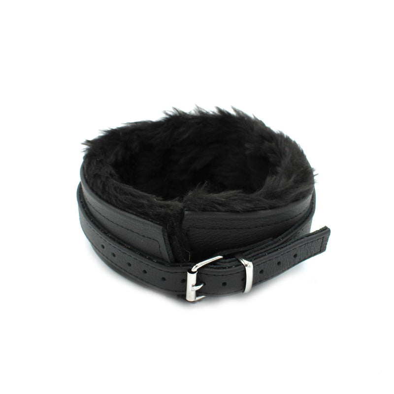 Kiotos Leather - Lederen Collar met Pluizige Binnenkant - Verstelbaar - Zwart-Erotiekvoordeel.nl